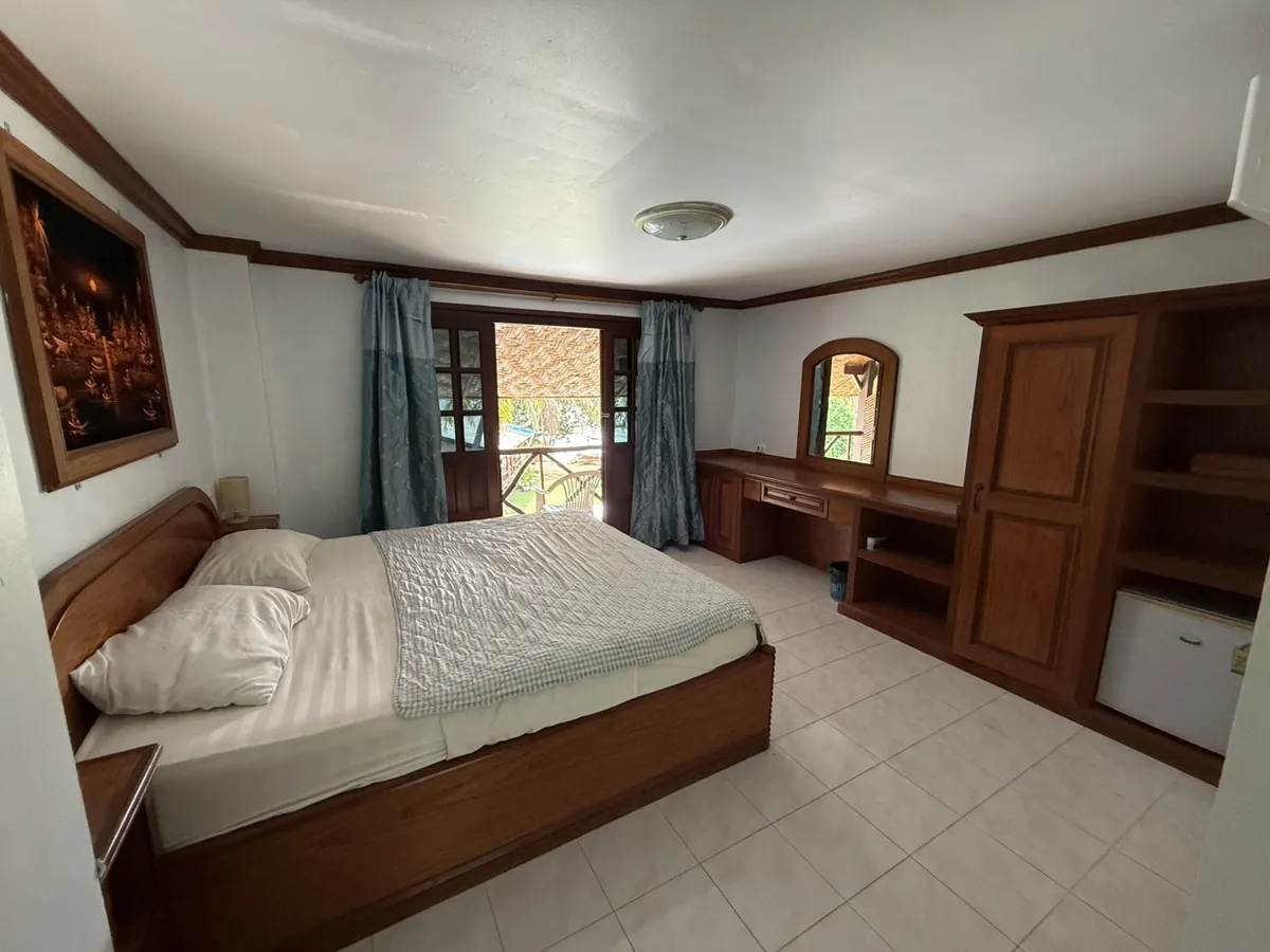 AC deluxe room in the on-site accommodation